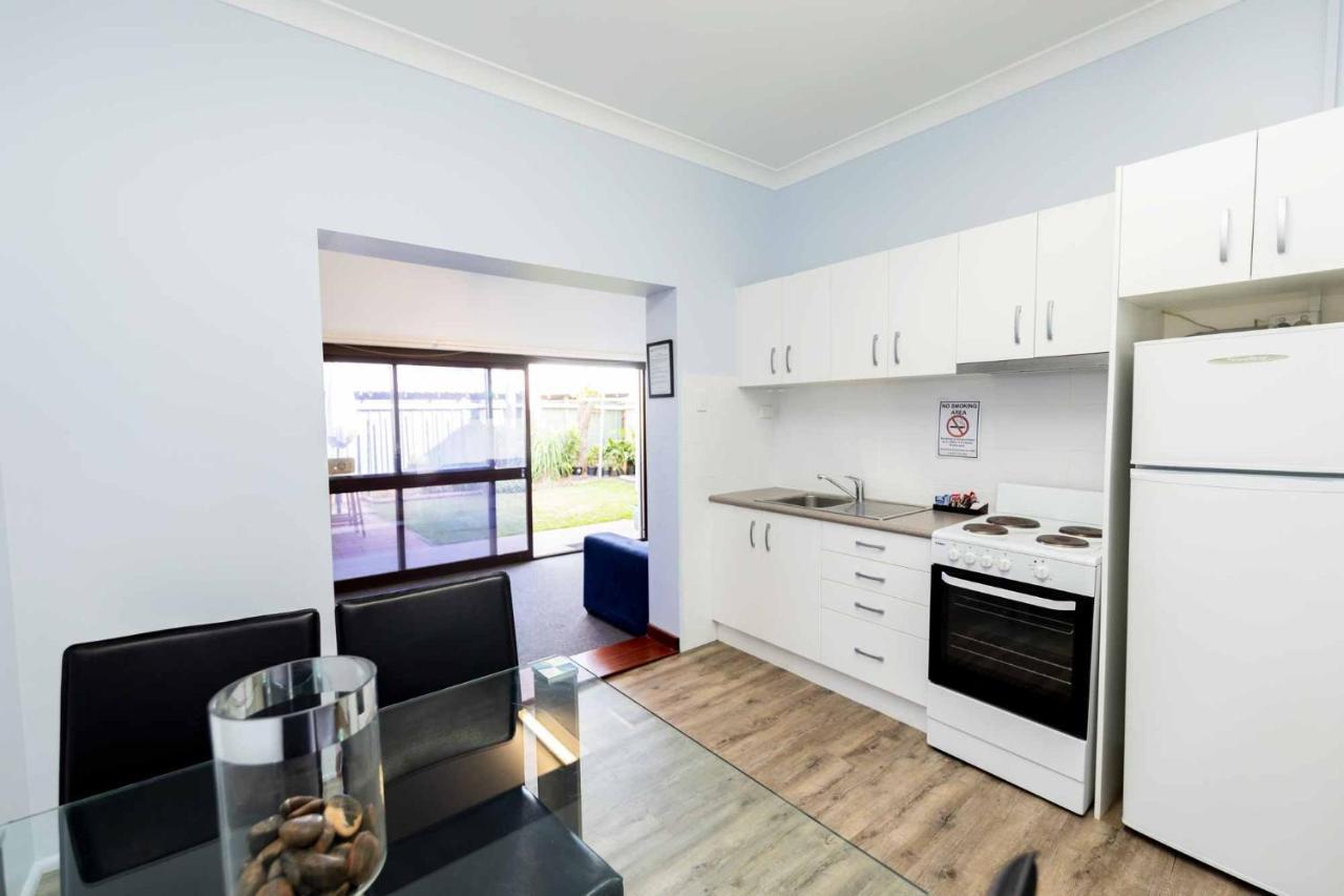 Bay Hotel Motel Bonnells Bay Extérieur photo